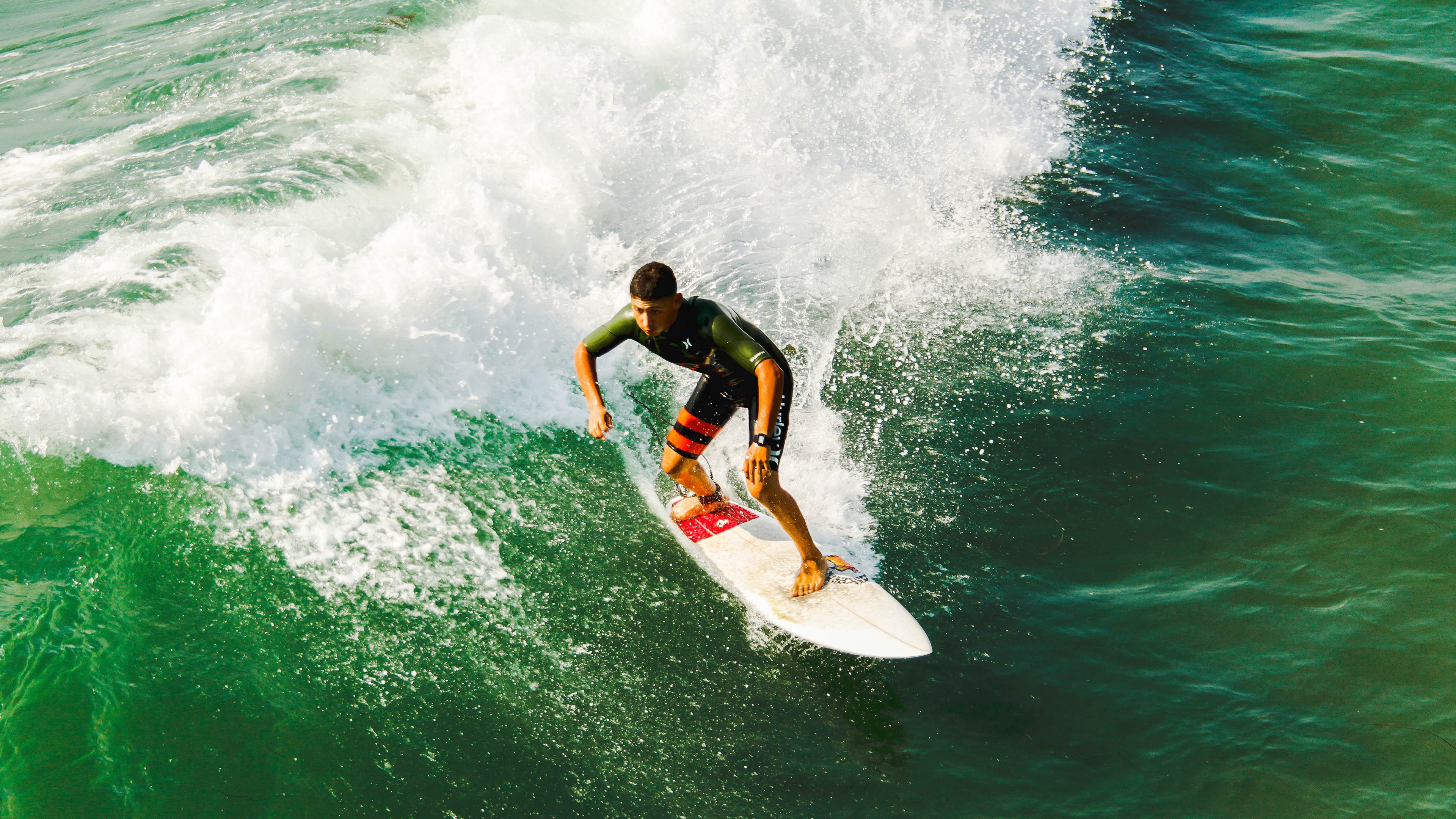 青少年足球助学计划落地,帮助贫困地区少年踢上梦想的足球,青少年足球政策文件